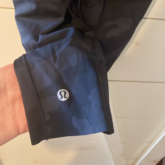 Lululemon Base Pace 17" Heritage 365 Camo Deep Coal Multi - Picture 5 of 10